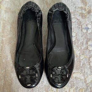 Tory Burch Black Patent Leather Classic Logo Flats Size 6.5